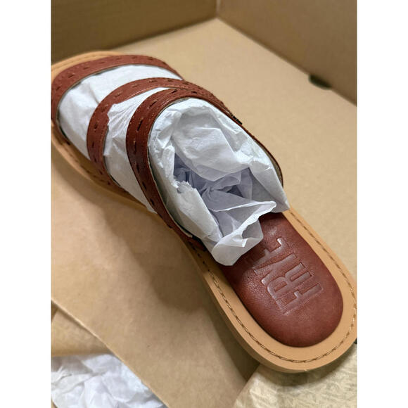 Frye Shoes - NWT! Frye Strappy Slide Sandal Women's in Cognac Size 8.5